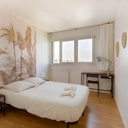 Vue Sur Paris, Centre Apartment *